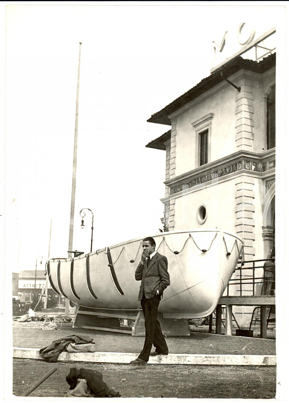 Fotografia d epoca originale 1939 MILANO Fiera Campionaria Imbarcazione al padiglione MONTECANTINI Foto 1