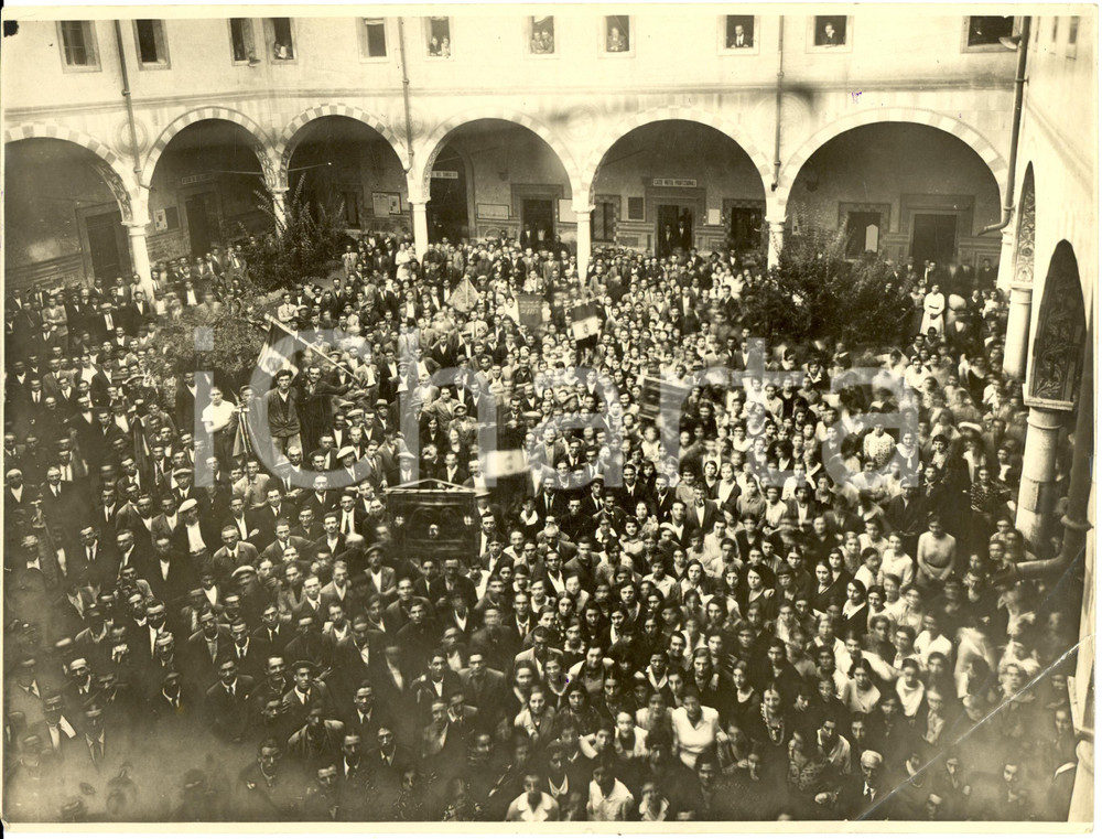 Fotografia d epoca originale 1932 PADOVA Raduno operai per benedizione gagliardetti Foto DANNEGGIATA 1