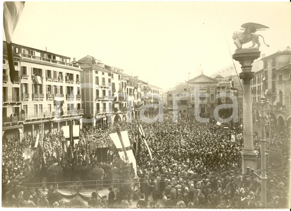 Fotografia d epoca originale 1932 PADOVA Grande adunata di popolo in Piazza dei Signori Fotografia 1