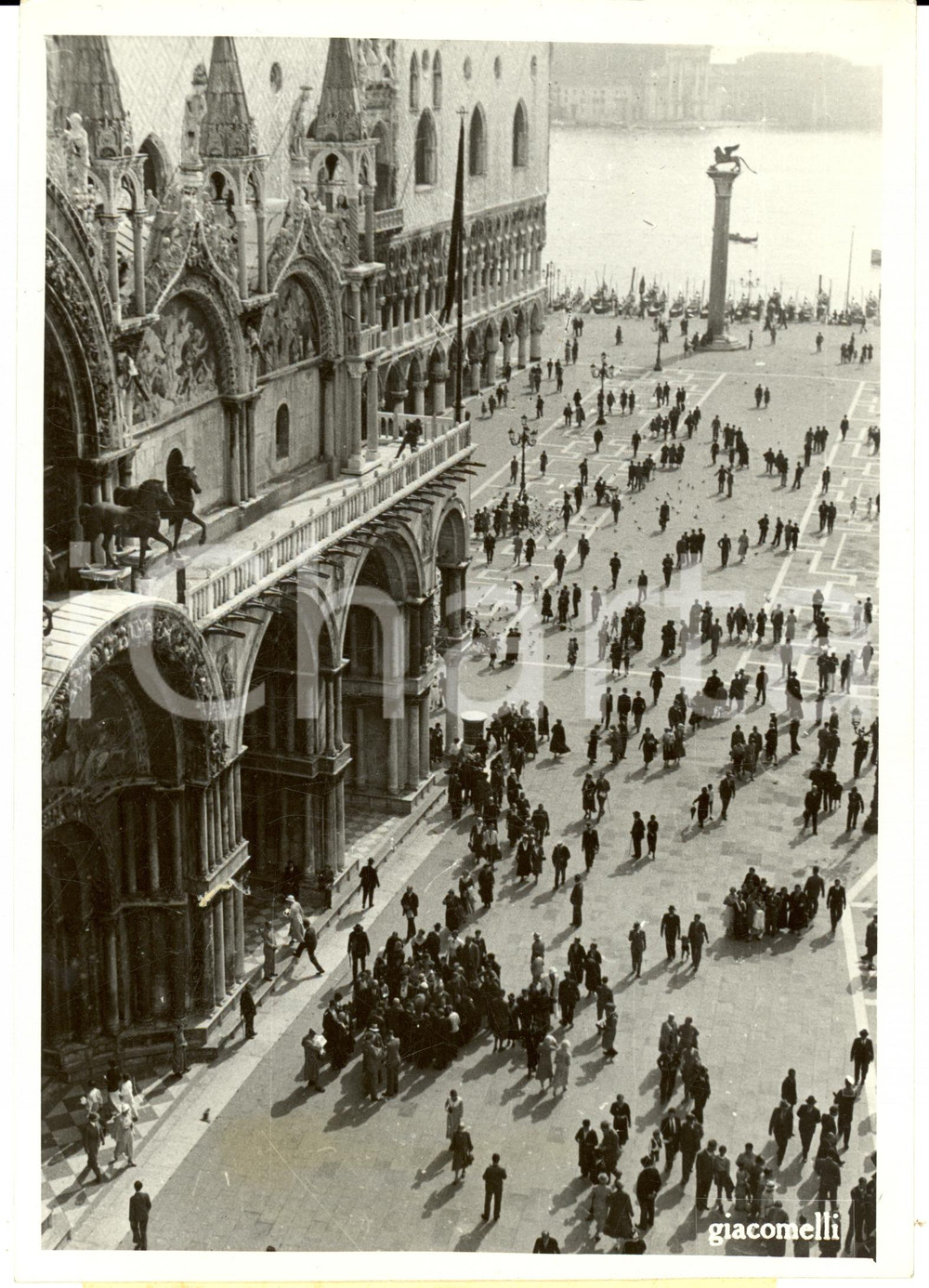 Fotografia d epoca originale 1940 VENEZIA Migliaia di turisti in Piazza SAN MARCO a PASQUA Fotografia 1