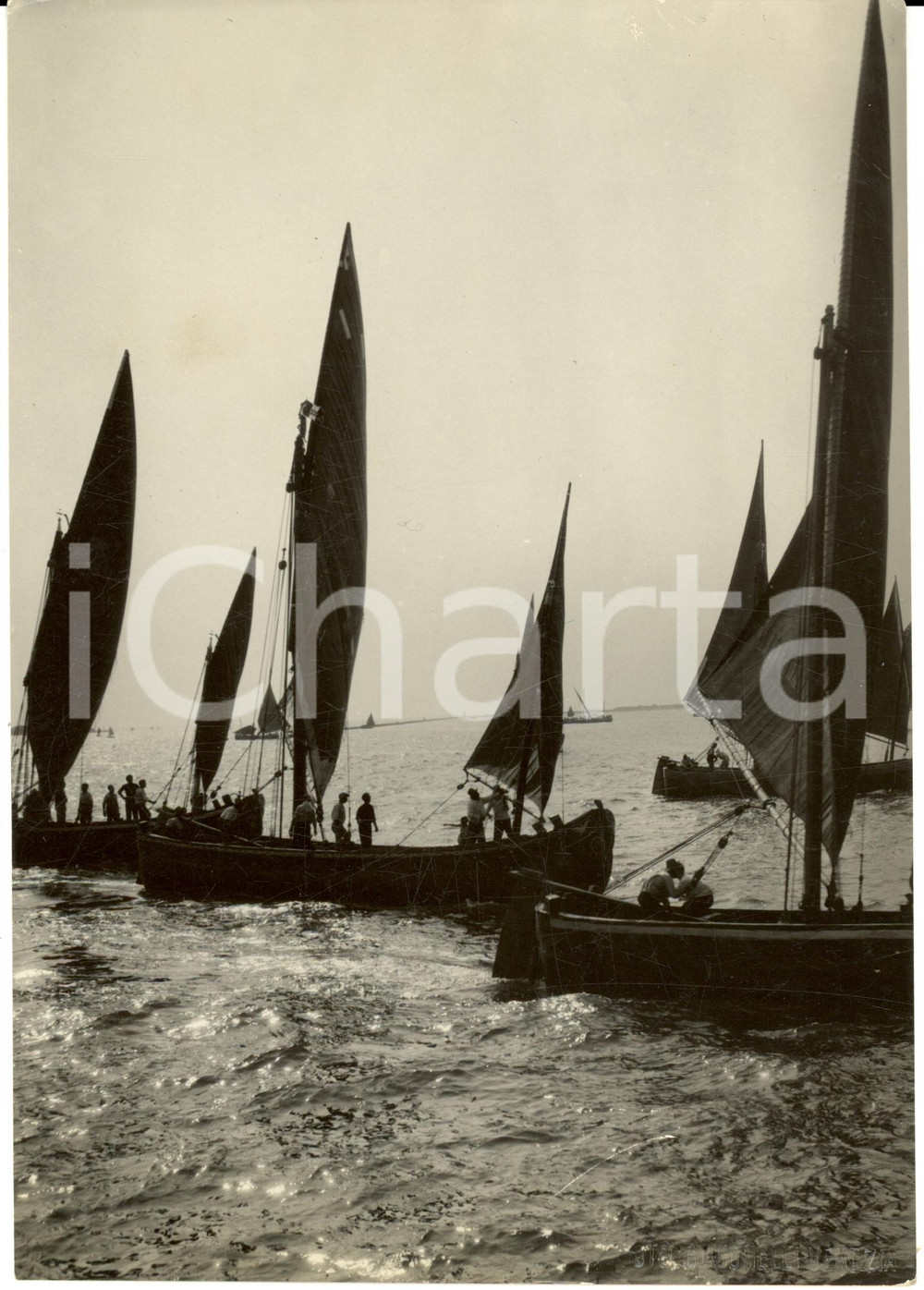 Fotografia d epoca originale 1938 VENEZIA Barche a vela durante una regata al largo Fotografia 1