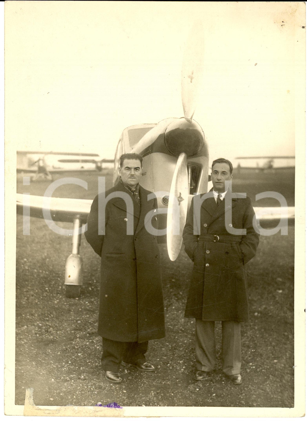 Fotografia d epoca originale 1937 PARIS Il pilota FORET con il marconista MICHELETTI Fotografia 1