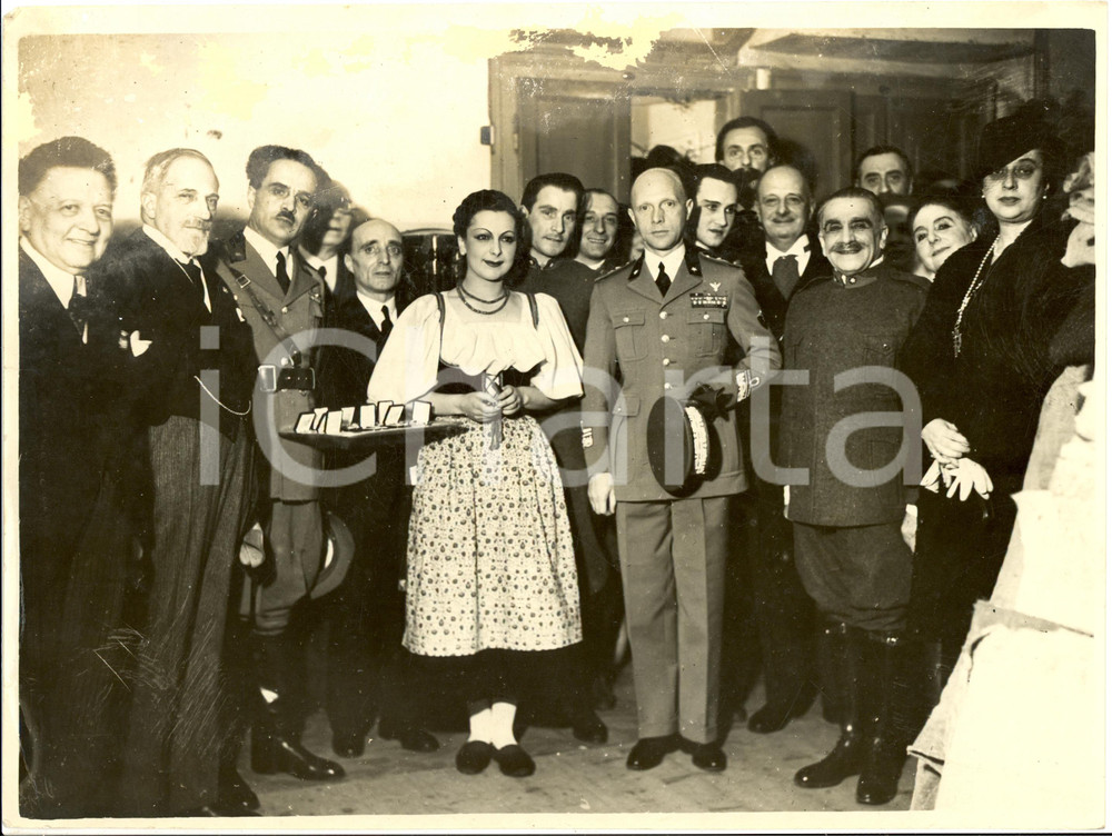 Fotografia d epoca originale 1937 MILANO Teatro Duca BERGAMO con Antonio GANDUSIO Laura CARLI DANNEGGIATA 1
