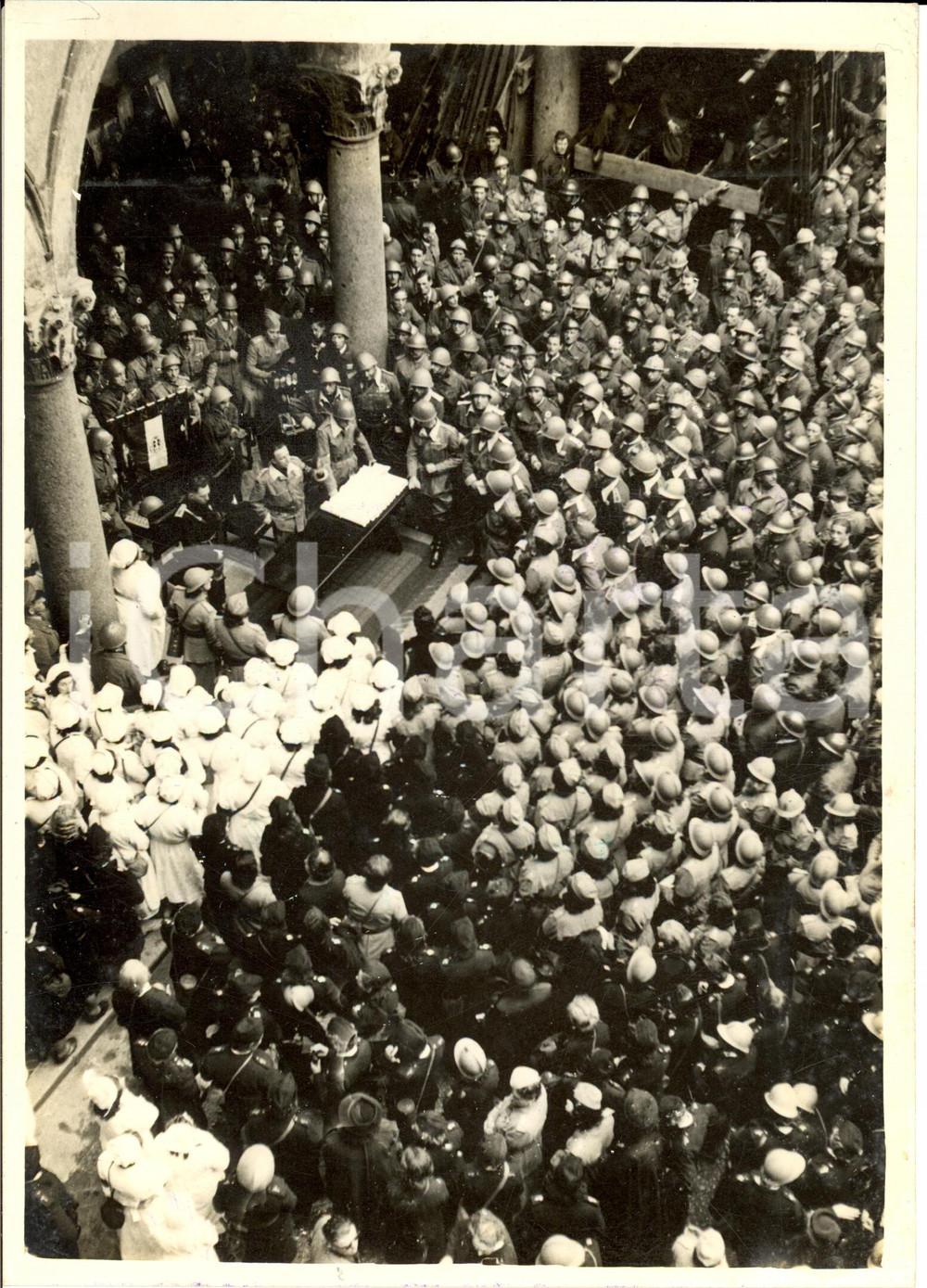 Fotografia d epoca originale 1940 MILANO WWII Raduno militi UMPA Unione Militare Protezione Antiaerea FOTO 1