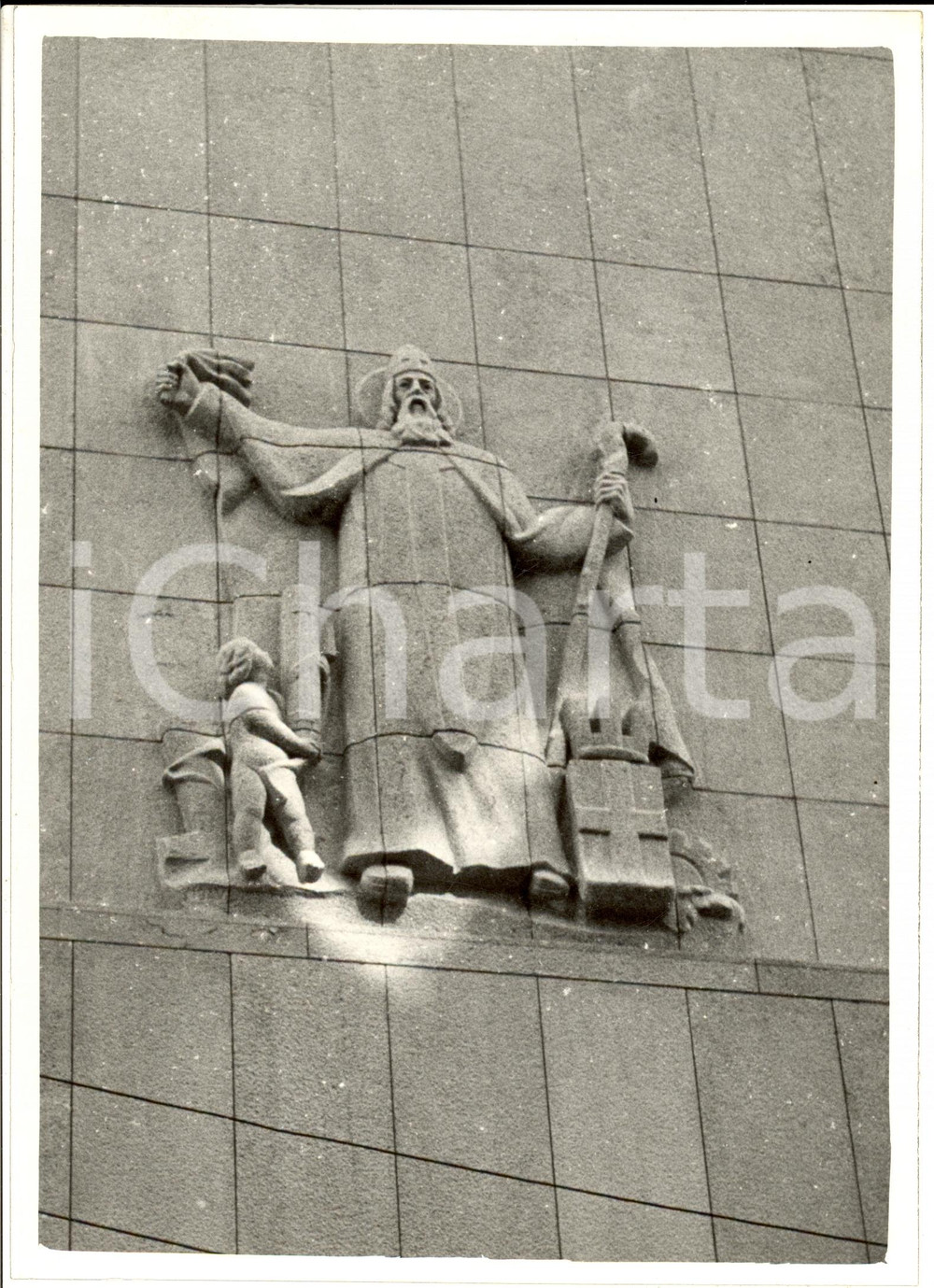 Fotografia d epoca originale 1940 MILANO Statua SANT AMBROGIO su palazzo in via DELLA POSTA Foto 1