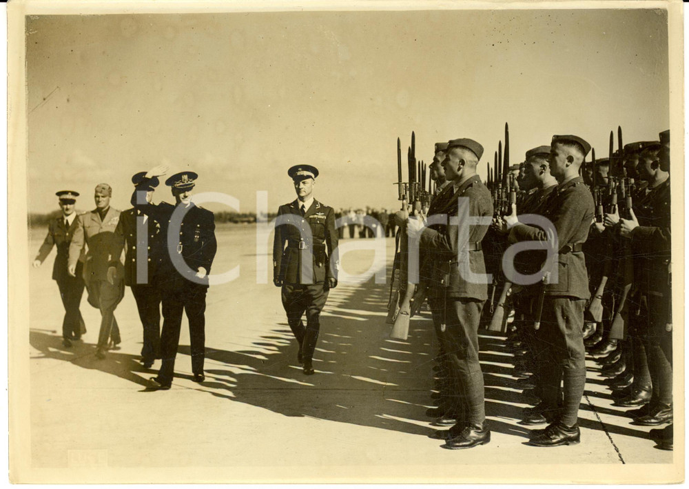 Fotografia d epoca originale 1940 ROMA Ministro Ramon SERRANO SUNER parte da aeroporto LITTORIO Foto 1