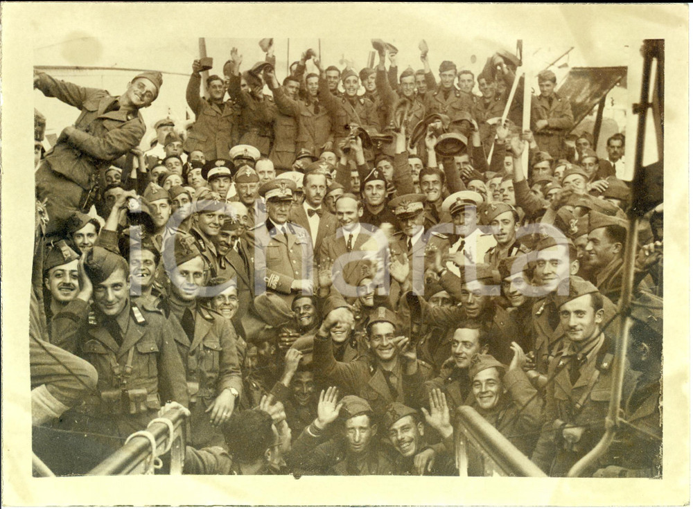 Fotografia d epoca originale 1935 GENOVA Soldati italiani sul piroscafo PIEMONTE con autoritÃ  Fotografia 1