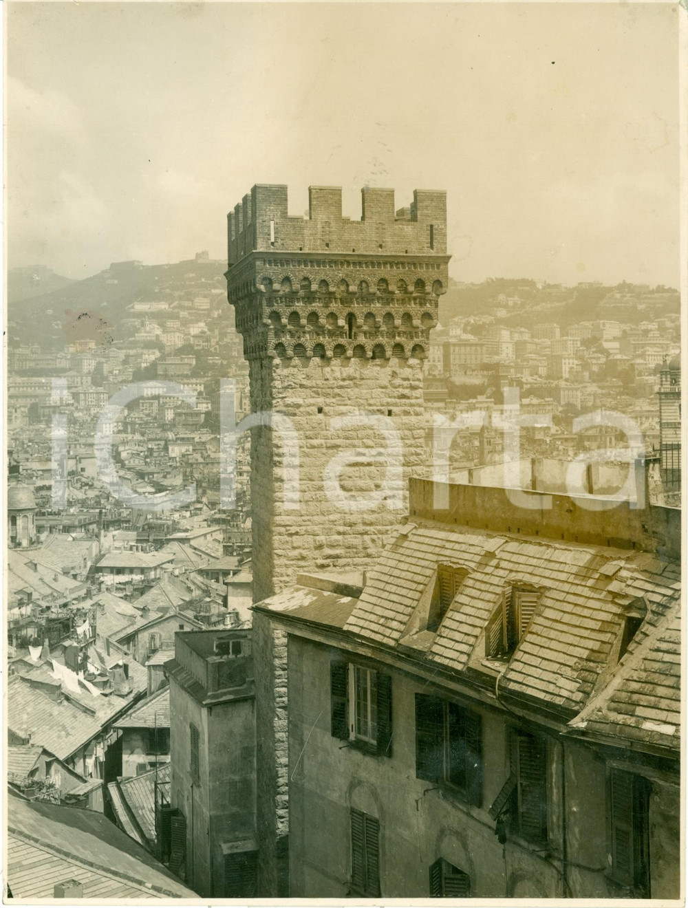 Fotografia d epoca originale 1937 GENOVA La vecchia cittÃ  dalla Torre degli EMBRIACI VERA FOTOGRAFIA 1