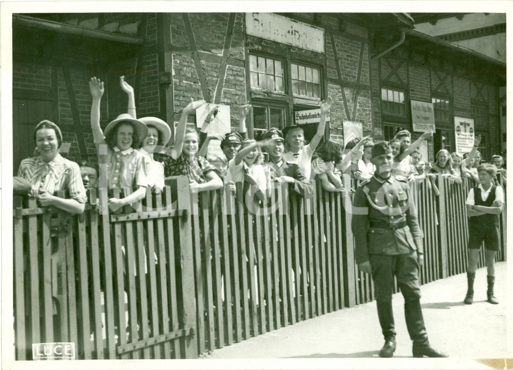 Fotografia d epoca originale 1944 RSI Tedeschi salutano il DUCE viaggio in GERMANIA Fotografia 1