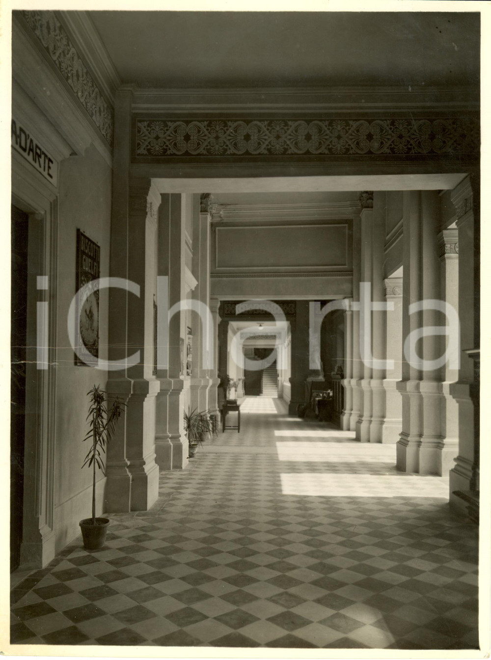 Fotografia d epoca originale 1933 CASCINA PI Mostra del Mobilio corridoio di accesso FOTOGRAFIA 1