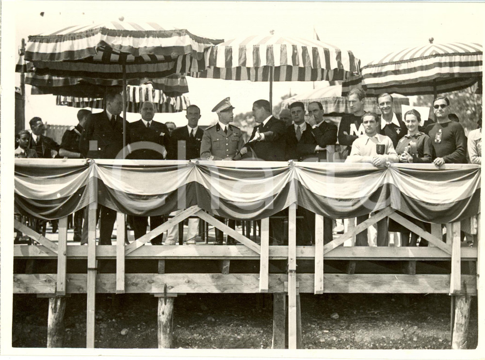Fotografia d epoca originale 1934 MILANO LITTORIALI Duca di BERGAMO assiste alle finali di canottaggio Foto 1