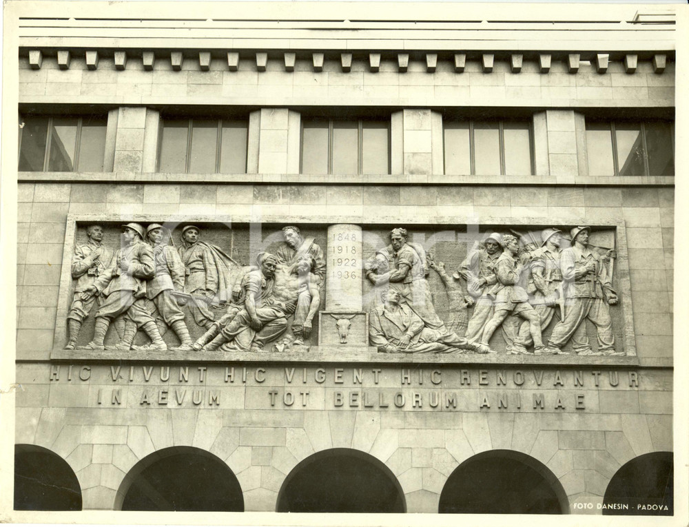 Fotografia d epoca originale 1940 ca PADOVA UniversitÃ  cortile LITTORIO rilievo Attilio SELVA Fotografia 1