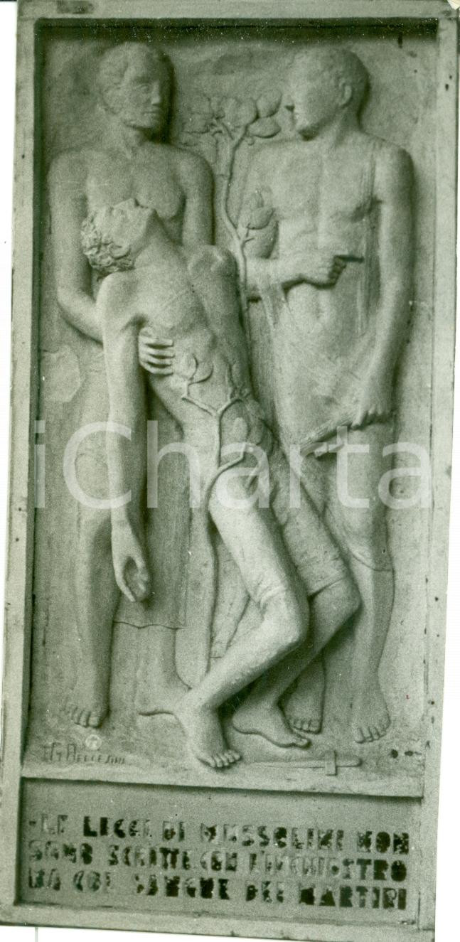 Fotografia d epoca originale 1935 MILANO Mostra Artigianato Leggi MUSSOLINI scritte con il sangue FOTOGRAFIA 1