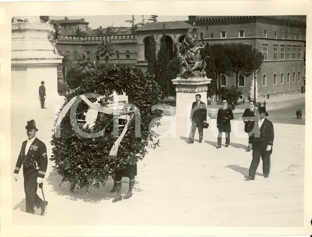 Fotografia d epoca originale 1931 ROMA Rappresentanze della CAMERA omaggiano il Milite Ignoto per XXIV Maggio 1