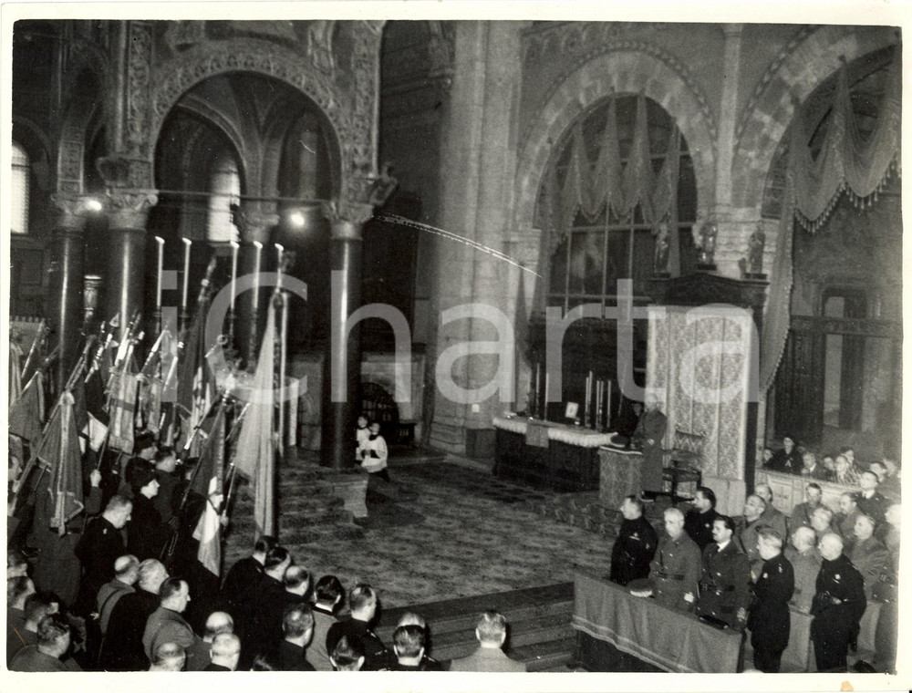 Fotografia d epoca originale 1937 MILANO SANT AMBROGIO Duca di BERGAMO e autoritÃ  a messa annuale Vittoria 1