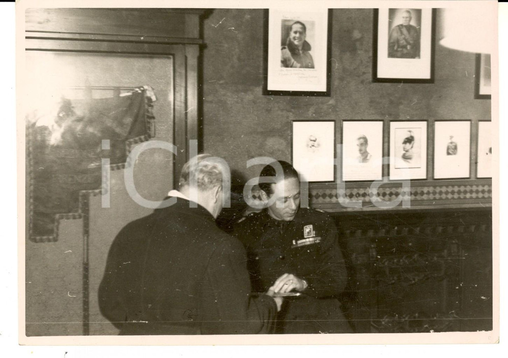 Fotografia d epoca originale 1939 ROMA Presidente NASTRO AZZURRO offre pugnale all ambasciatore polacco 1