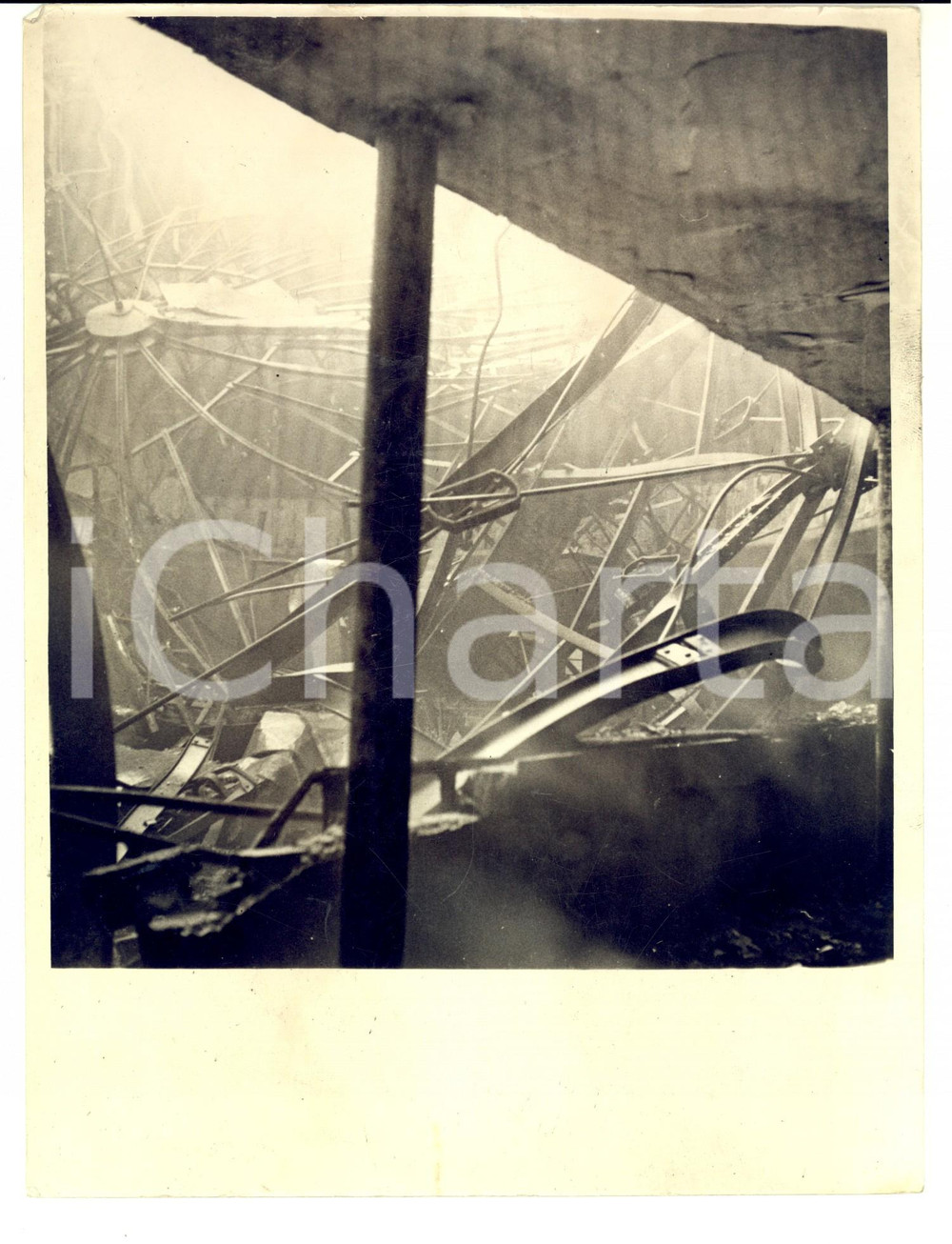 Fotografia d epoca originale 1938 MILANO Teatro Lirico distrutto  da un incendio Fotografia 17 x 24 1