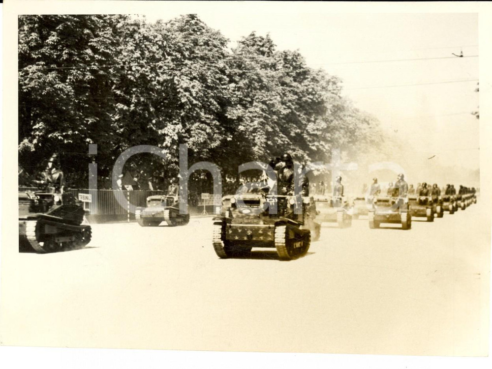 Fotografia d epoca originale 1939 TORINO Grandi manovre  Sfilata dei carri armati dell esercito Foto 1
