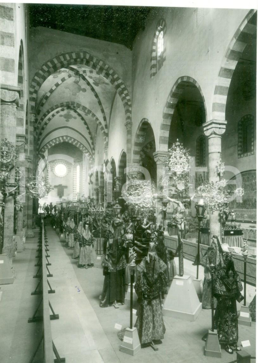 Fotografia d epoca originale 1939 MILANO Esposizione cappe delle pellegrine e sargentine FOTOGRAFIA 1