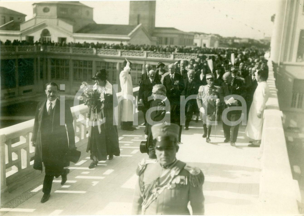 Fotografia d epoca originale 1931 LIVORNO Vittorio Emanuele III Costanzo CIANO visitano reparti dell Ospedale 1