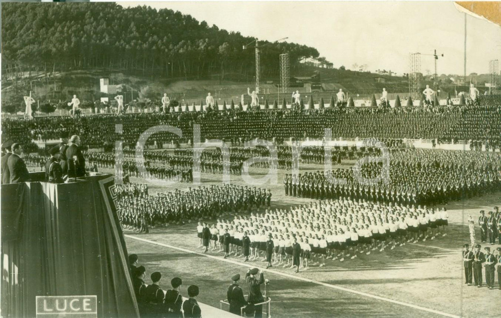 Fotografia d epoca originale 1939 ROMA FORO MUSSOLINI Reparti della GIL schierati davanti a MUSSOLINI Foto 1