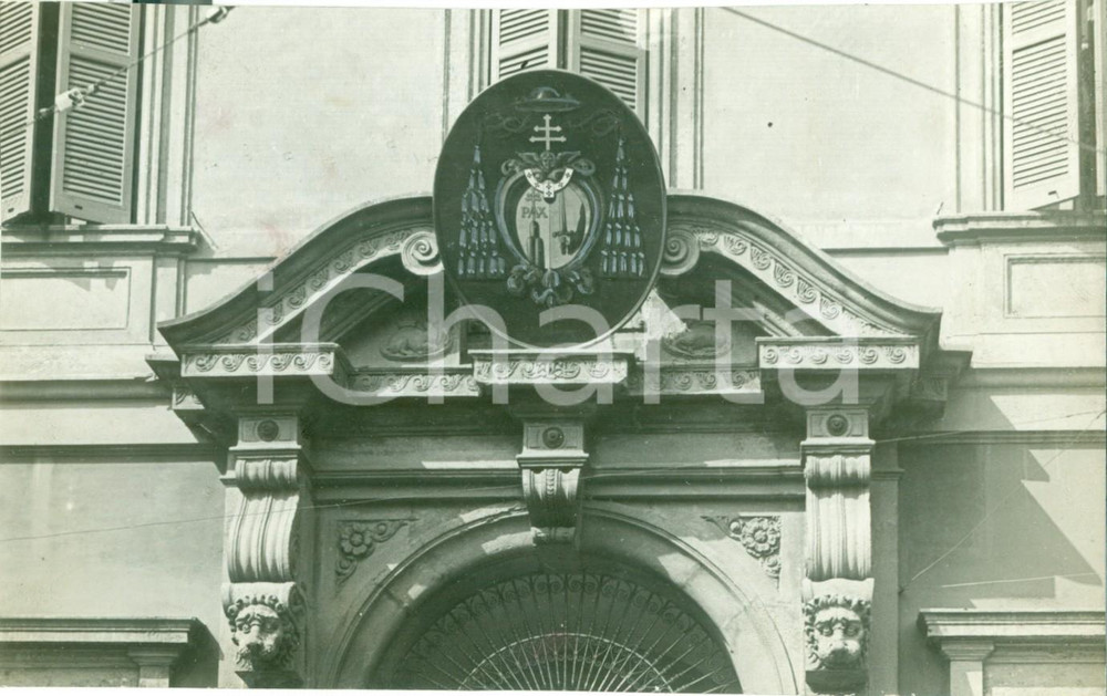 Fotografia d epoca originale 1929 MILANO Lo stemma cardinalizio dell arcivescovo Ildefonso SCHUSTER Foto 1