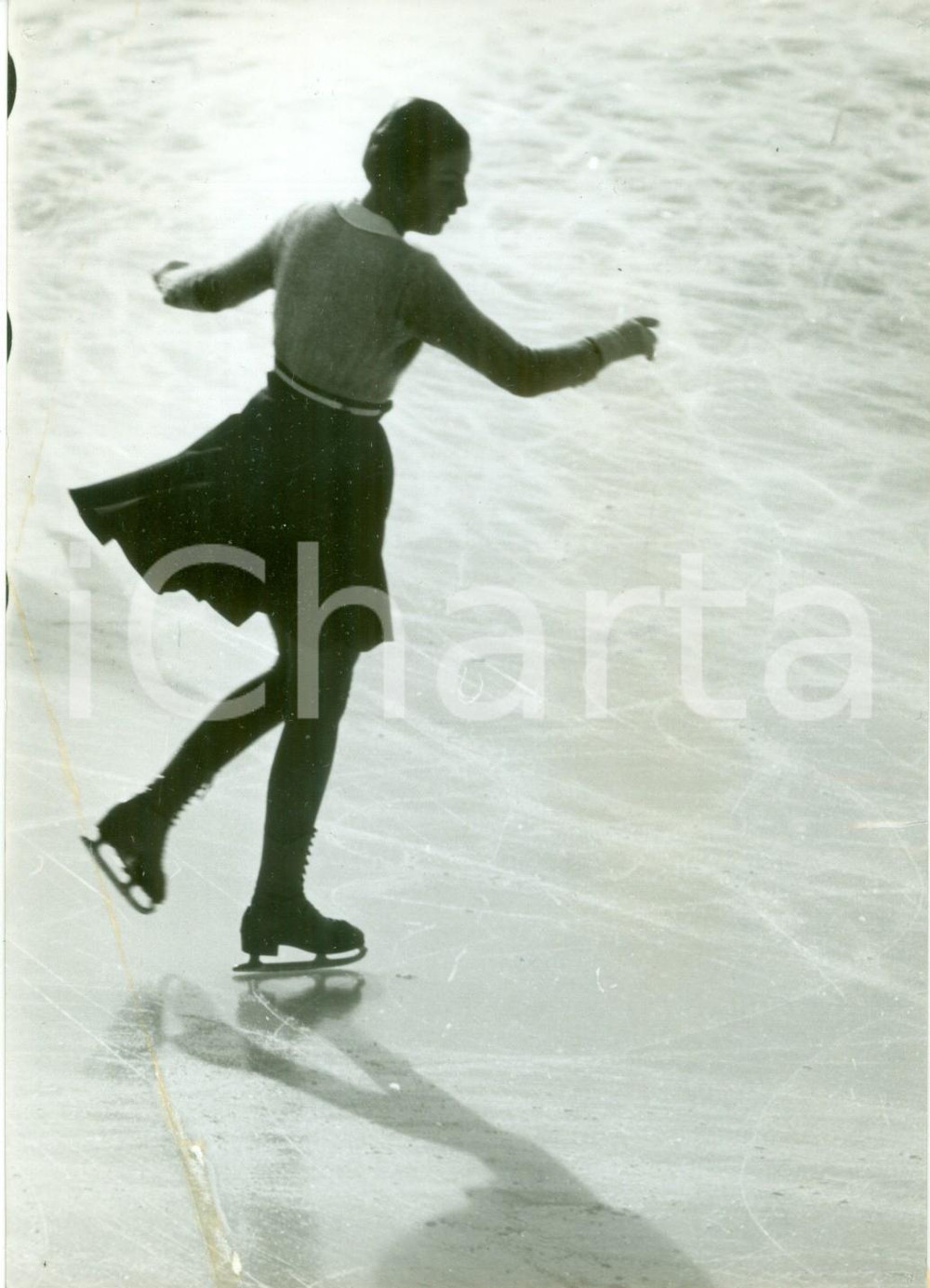 Fotografia d epoca originale 1938 CORTINA D AMPEZZO BL Pattinatrice sul ghiaccio a ritmo di valzer FOTO 1