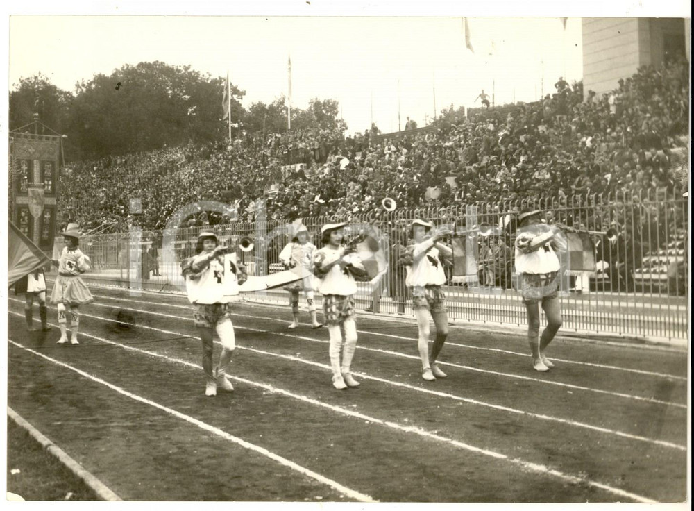 Fotografia d epoca originale 1934 MILANO ARENA  LITTORIALI Gruppo di Torino al carosello storico Foto 1