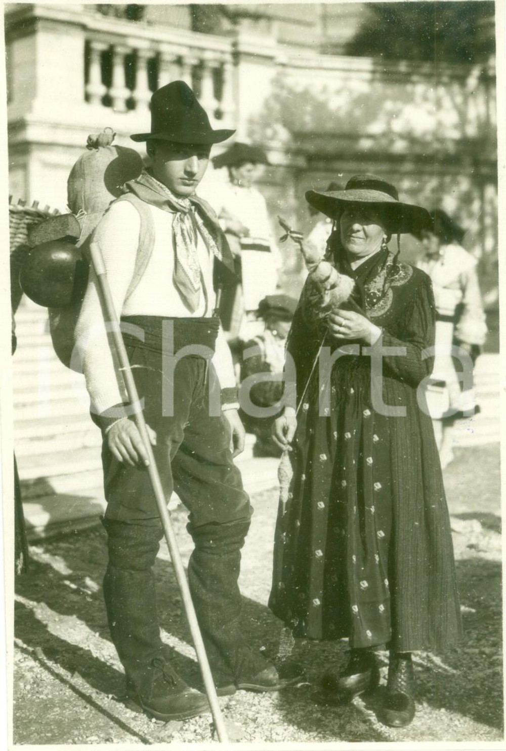 Fotografia d epoca originale 1930 ROMA Pastore e tessitrice in costume tradizionale Fotografia 1