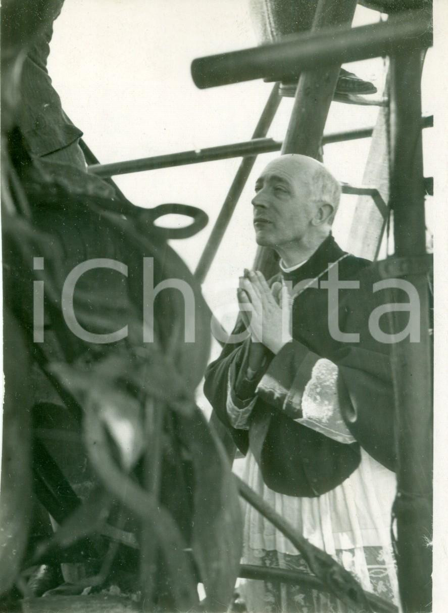 Fotografia d epoca originale 1939 MILANO Card. Ildefonso SCHUSTER depone reliquie nel cuore della MADONNINA 1
