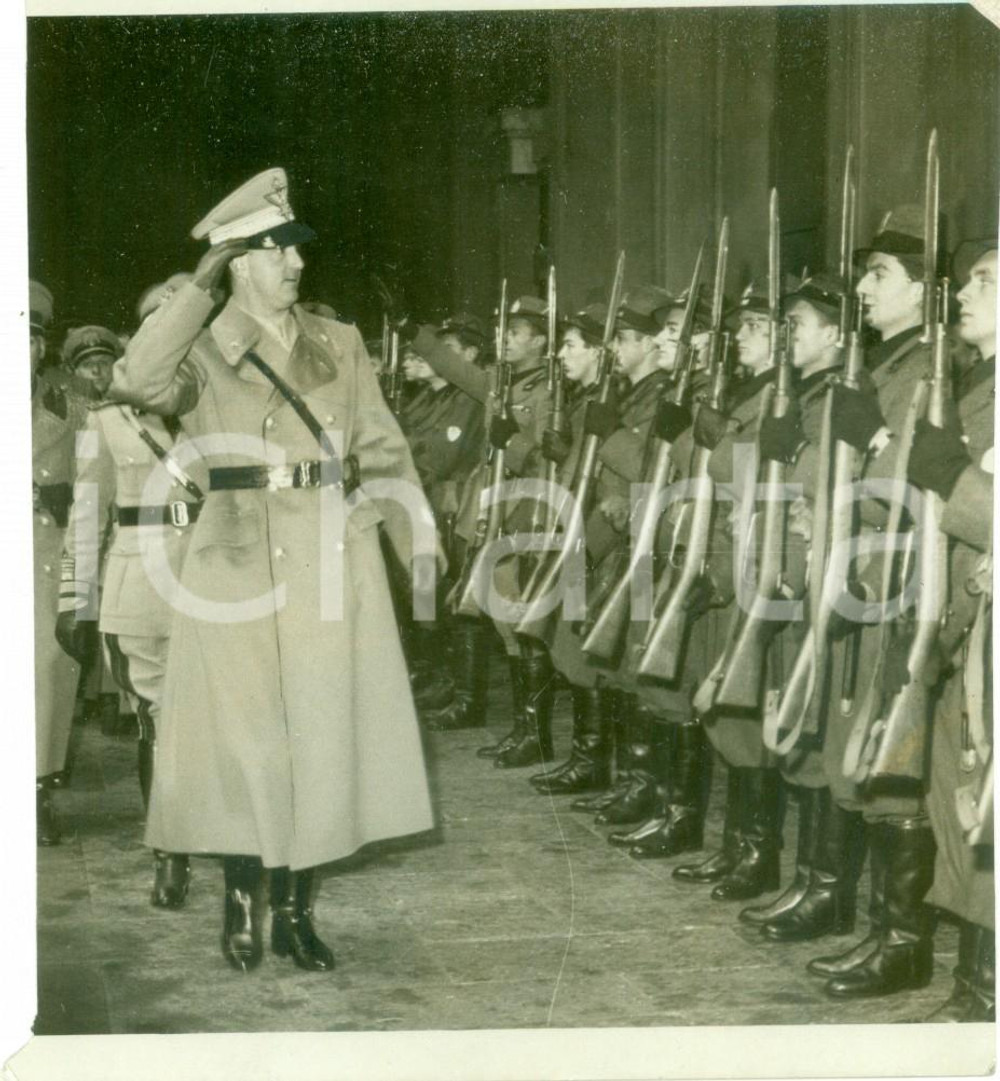 Fotografia d epoca originale 1940 TORINO Principe UMBERTO II passa in rassegna la MVSN Fotografia 1
