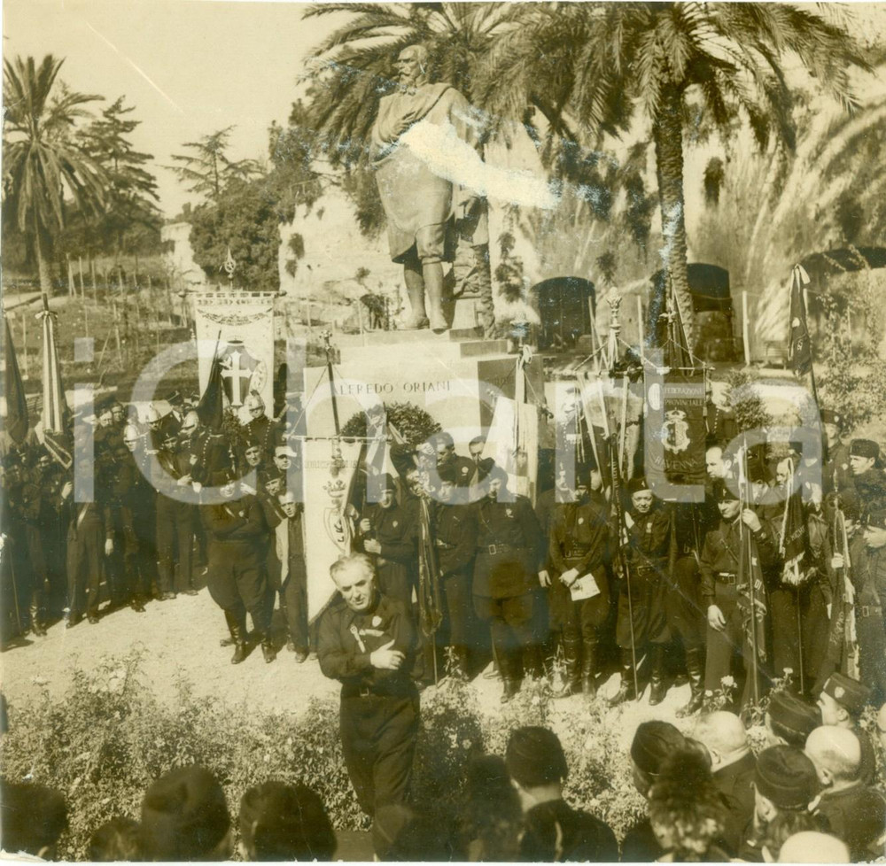 Fotografia d epoca originale 1935 RAVENNA Gruppi e autoritÃ  al monumento a Alfredo ORIANI Foto DANNEGGIATA 1