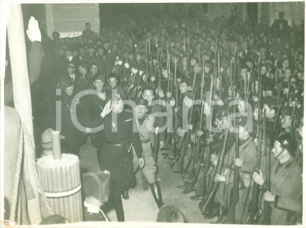 Fotografia d epoca originale 1930 MEDA MB Rino PARENTI alla Sezione Bersaglieri Giuseppe BONACINA Foto 1