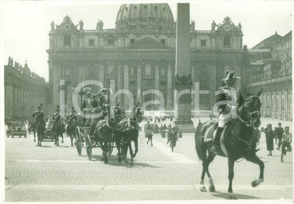 Fotografia d epoca originale 1929 CITTA  DEL VATICANO Berline Reali lasciano SAN PIETRO Foto 1