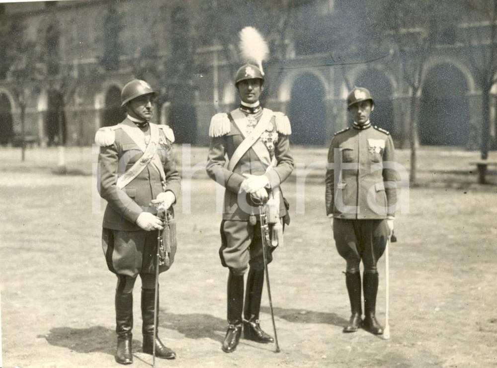 Fotografia d epoca originale 1930 TORINO Decorati al valore per azioni in LIBIA con il principe Umberto II 1