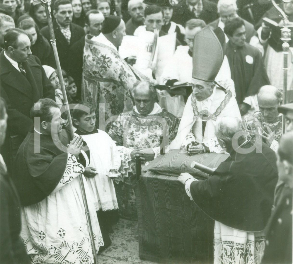 Fotografia d epoca originale 1936 OPERA MI Card. Ildefonso SCHUSTER posa prima pietra della nuova chiesa 1