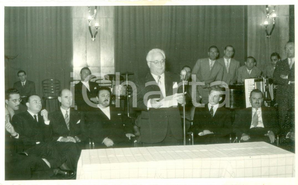Fotografia d epoca originale 1953 CHIANCIANO TERME Critico Francesco FLORA nomina vincitori premio Chianciano 1