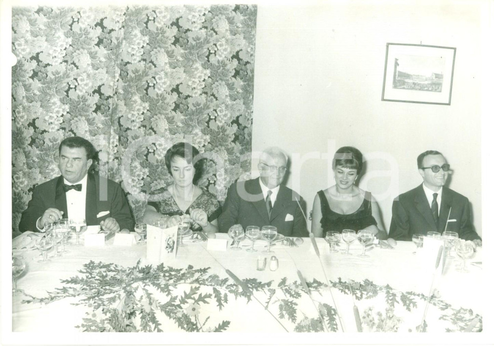 Fotografia d epoca originale 1961 CHIANCIANO Francesco FLORA Gino CERVI a cena Premio Poesia Narrativa 1 1