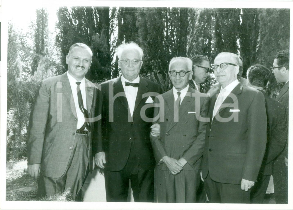 Fotografia d epoca originale 1961 CHIANCIANO TERME Francesco FLORA con giurati Premio di Poesia Narrativa 1