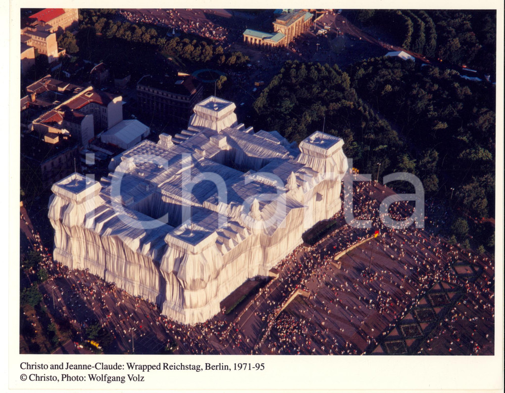 Fotografia d epoca originale 1995 BERLIN  CHRISTO and JEANNECLAUDE Wrapped Reichstag  Photo 1