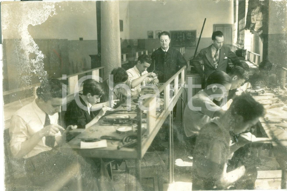 Fotografia d epoca originale 1936 MILANO Apprendisti orafi ai Campionati Provinciali Fotografia DANNEGGIATA 1