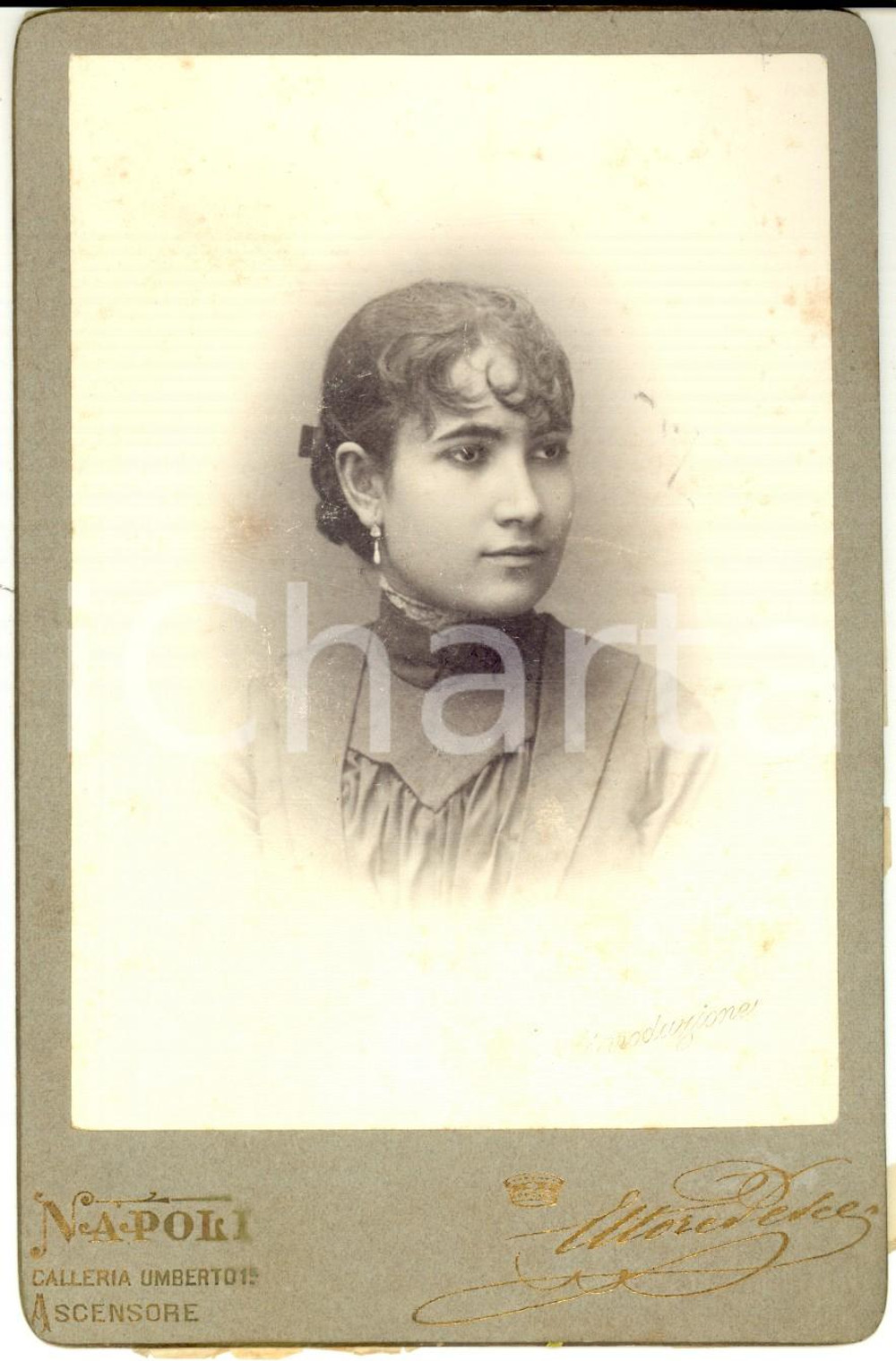 Fotografia d epoca originale 1880 ca TORINO Ritratto di donna con acconciatura raccolta Foto Ettore PESCE 1