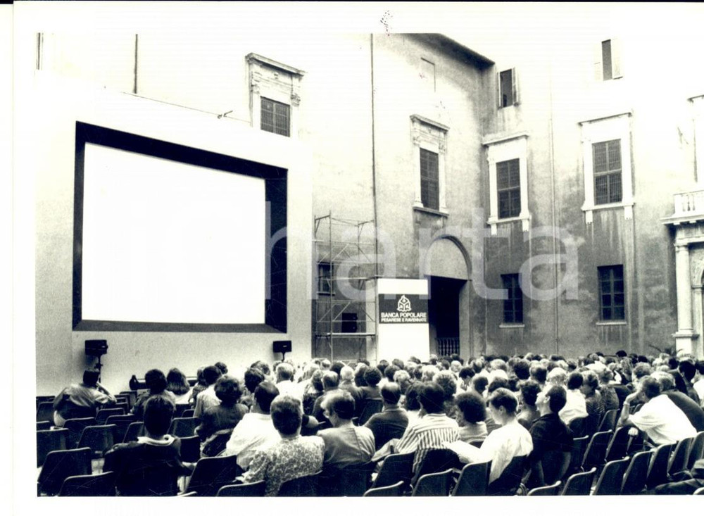 Fotografia d epoca originale 1990 ca PESARO Pubblico alle proiezioni del VIDEO FESTIVAL Foto REPORTAGE 1