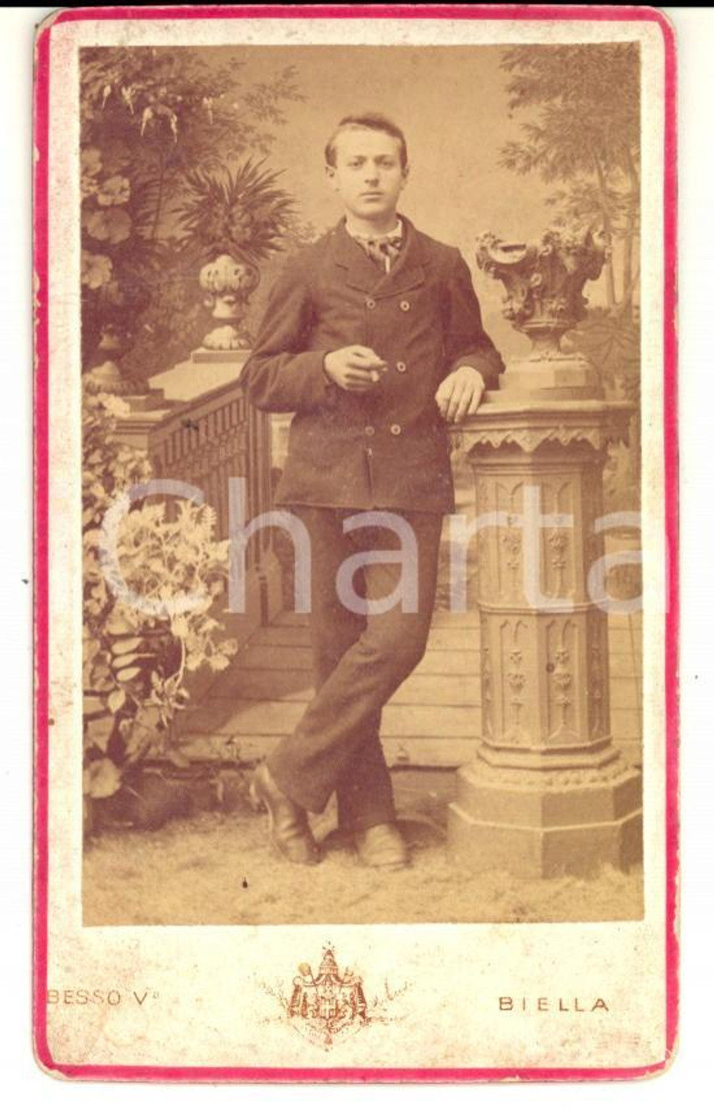 Fotografia d epoca originale 1880 ca BIELLA Ritratto di un giovane studente Fotografia Vittorio BESSO 1