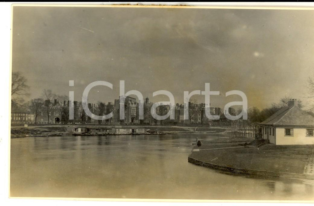 Fotografia d epoca originale 1924 LONDON HAMPTON COURT UK Castello sul TAMIGI Foto 14x8 cm 1