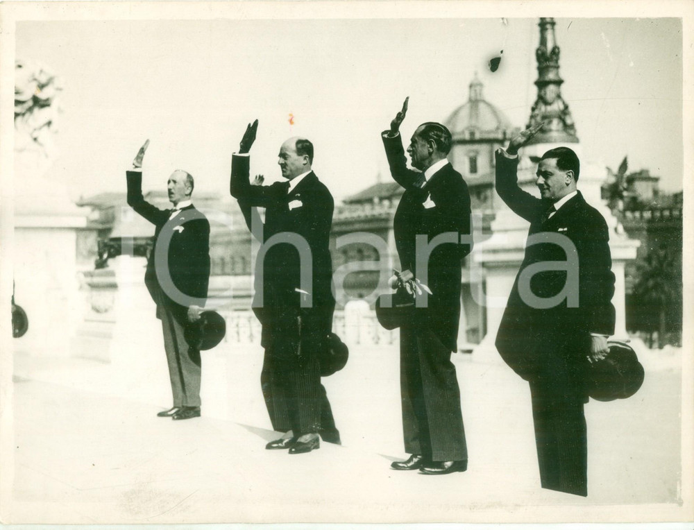 Fotografia d epoca originale 1929 ROMA Francesco BONCOMPAGNI LUDOVISI rende omaggio al MILITE IGNOTO Foto 1