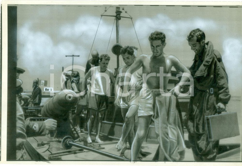 Fotografia d epoca originale 1942 GUERRA NAVALE WW2 Mas rientra alla base con equipaggio salvato da un aereo 1