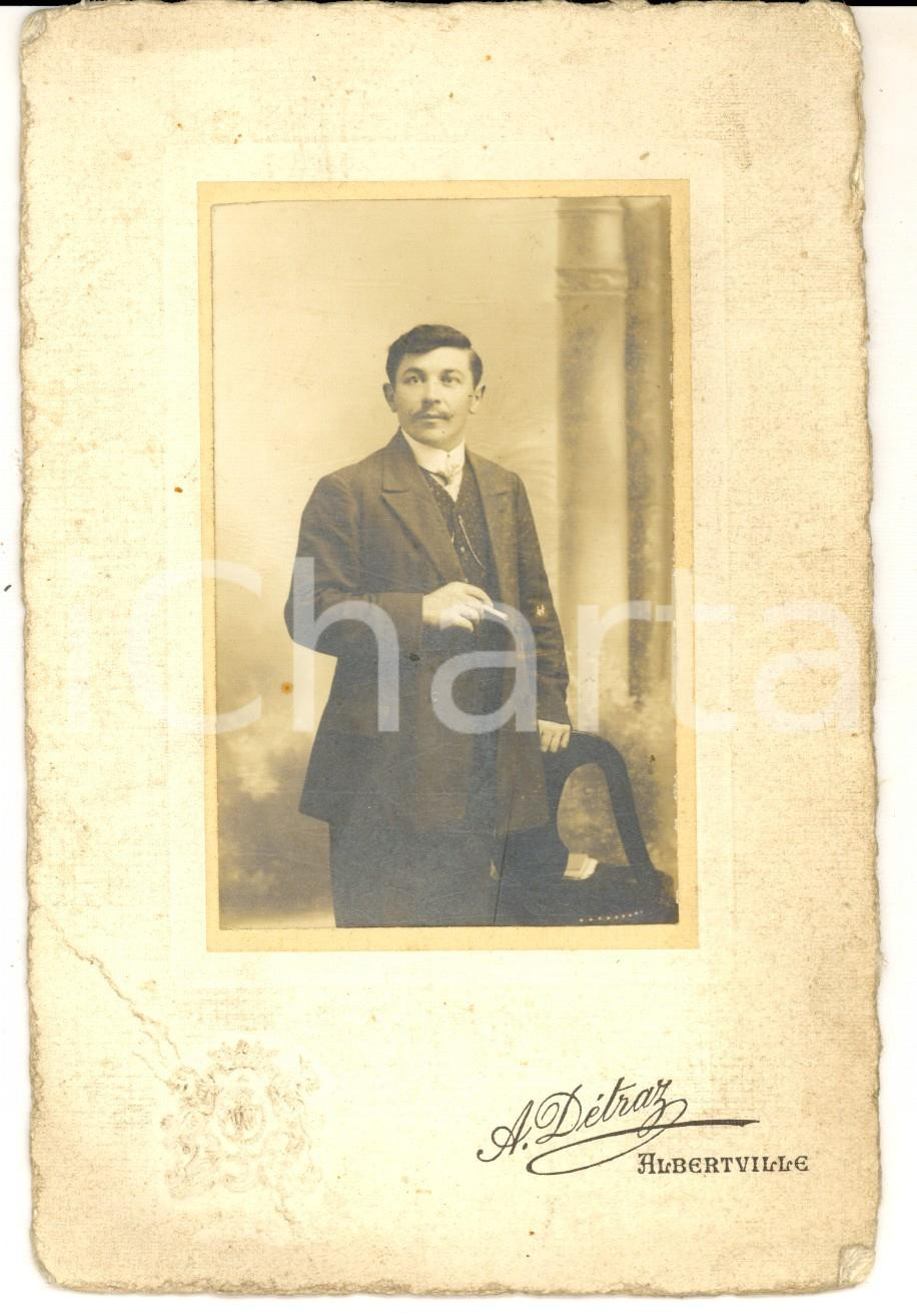 Fotografia d epoca originale 1920 ca ALBERTVILLE F Ritratto maschile con sigaretta Foto DETRAZ 11 x 16 1