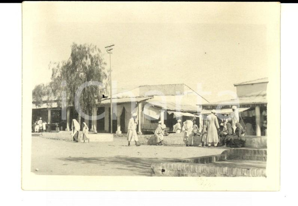 Fotografia d epoca originale 1935 ca AOI ERITREA Un piccolo mercato locale Fotografia coloniale 8x6 cm 1