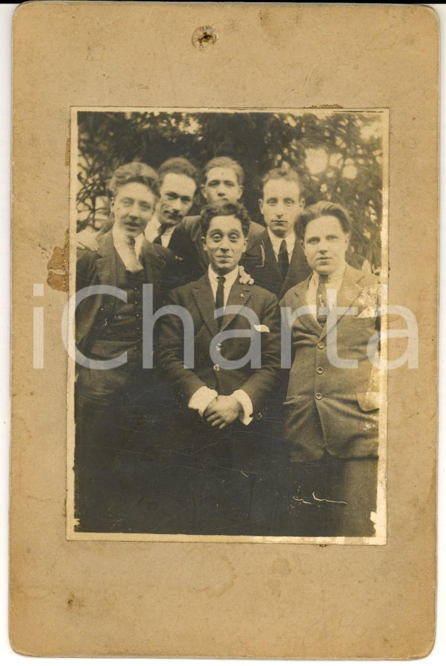Fotografia d epoca originale 1920 ca PIOSSASCO TO Un gruppo di amici al parco Foto VINTAGE 14x16 cm 1